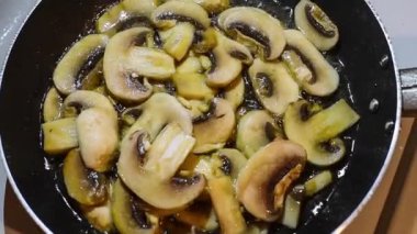 Mantar yemek. Kavrulmuş mantar