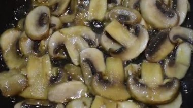 Mantar yemek. Kavrulmuş mantar