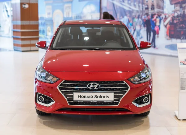 Novokuznetsk, Rusia - 19 de abril de 2017: Hyundai Accent (Solaris ) — Foto de Stock