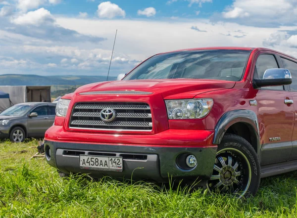 Novokuzněck, Rusko - 29 července 2017: Toyota Tundra — Stock fotografie