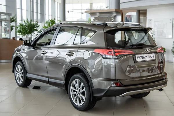 Novokuznetsk, Rusya - 24 Ağustos 2017: Toyota Rav4