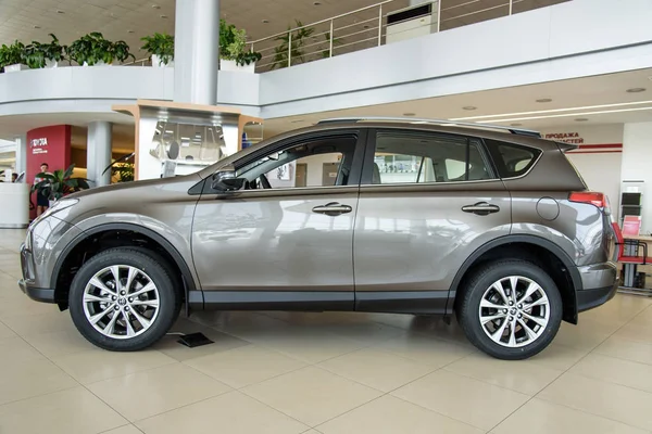 Novokuznetsk, Rusya - 24 Ağustos 2017: Toyota Rav4