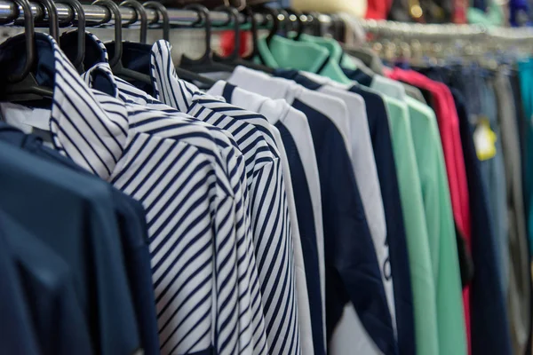 hoodies askı Store üzerinde