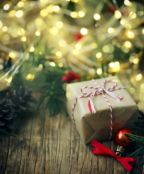 圣诞礼品盒及灯 — 图库照片