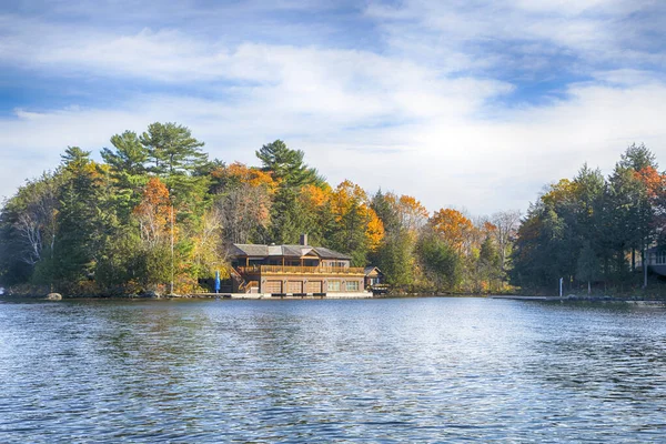 Automne sur les lacs Muskoka, Ontario, Canada — Photo