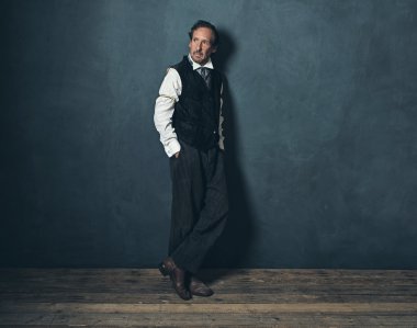 Sakallı Vintage olgun adam