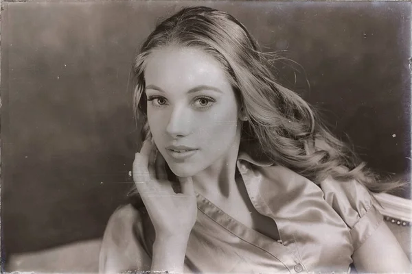 Πορτρέτο της νεαρής γυναίκας — Φωτογραφία Αρχείου