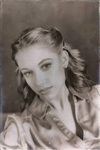 Retrato de mulher jovem — Fotografia de Stock