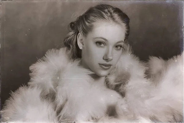 젊은 여자의 모습 — 스톡 사진