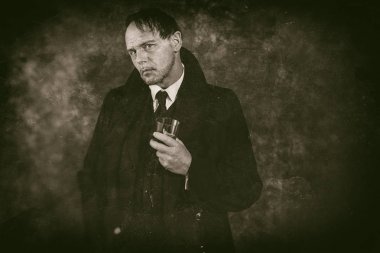 Retro 1920'lerde İngiliz gangster 