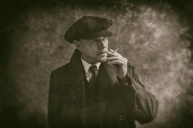 Retro 1920'lerde İngiliz gangster 