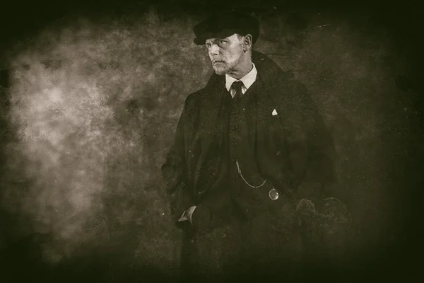 Retro 1920s english gangster — Stock Photo, Image