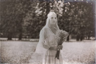 Sarışın gelin buketi Park ile