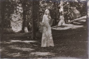  orman içinde güzel bir gelin