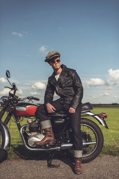 motorcyclist having break