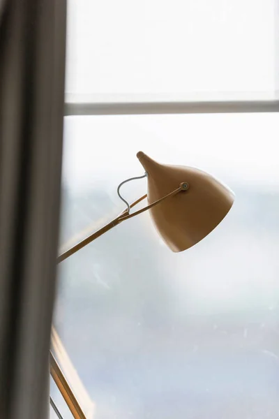 Винтажная настольная лампа — стоковое фото