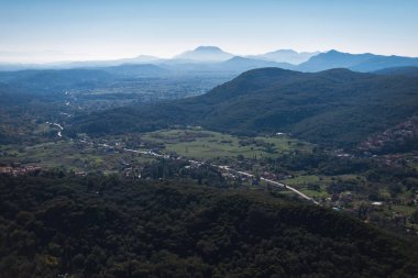  puslu güneş ışığı dağlarda