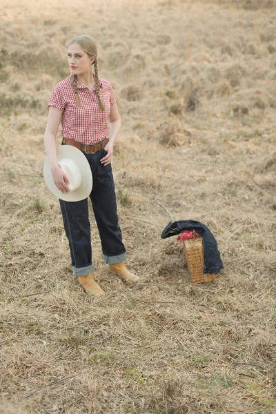 Retro cowgirl fonott kosár — Stock Fotó