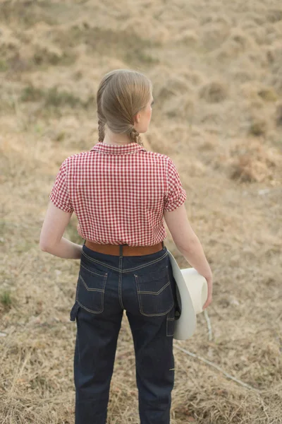 Retro cowgirl, fehér kalapot — Stock Fotó