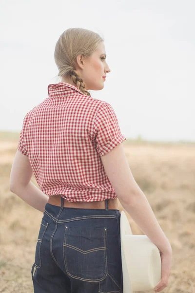 Retro cowgirl with white hat — Stock Photo, Image