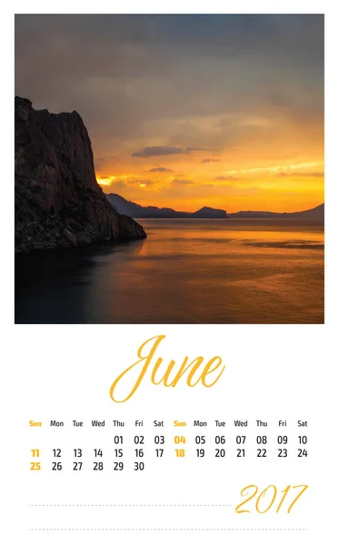 2017 fotokalender met minimalistisch landschap. Juni. — Stockfoto