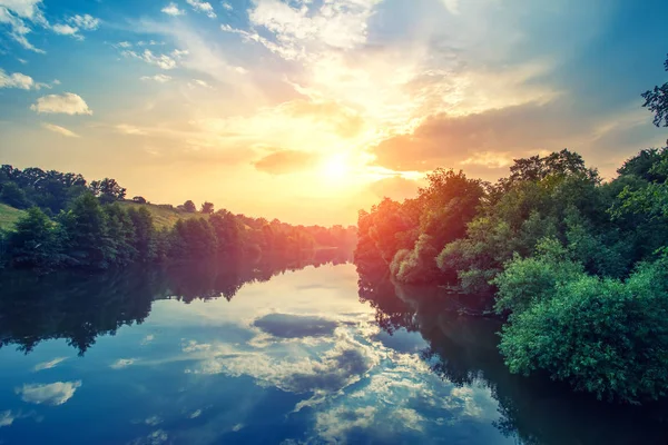 Dawn on the autumn river — Stock Photo, Image