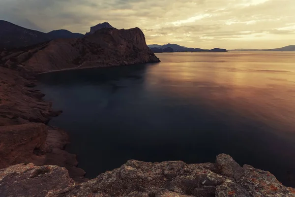 Morning Seascape Mountains Minimalist Seascape Coastal Sunrise — Stock Photo, Image