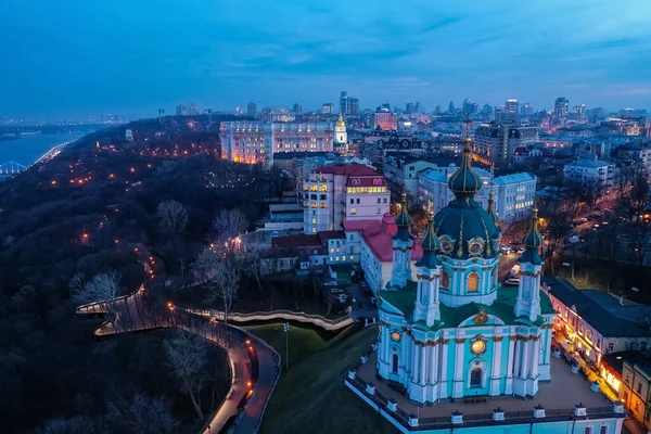 Geceleri Andrew Kilisesinde Kiev Ukrayna Kyiv Hava Görüntüsü — Stok fotoğraf