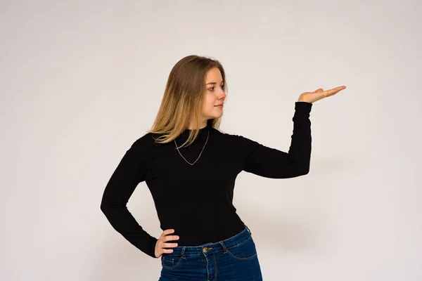 Menina Bonita Poses Diferentes Mostra Emoções Diferentes Diferentes Origens Roupas — Fotografia de Stock