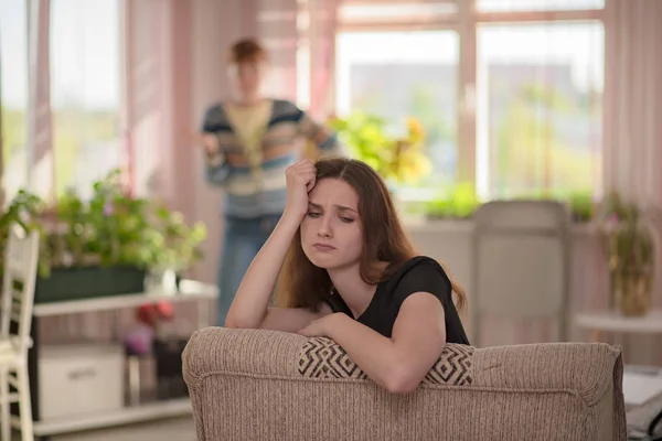 Familj konflikt mellan mor och dotter. — Stockfoto