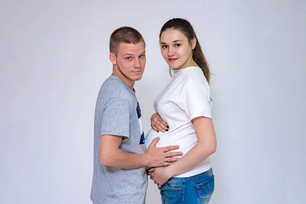 Familjerelationer Porträtt Ung Gift Par Man Och Hustru Kommunicera Studio — Stockfoto