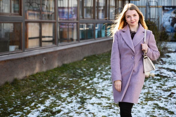 Photo Caucasian Girl Long Beautiful Hair Outdoors Pink Coat Background — 스톡 사진