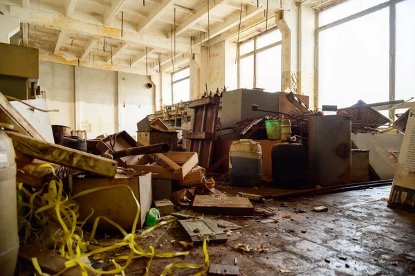 Foto Basurero Tugurio Edificio Una Fábrica Abandonada —  Fotos de Stock