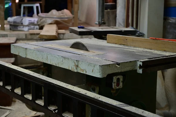 Una Foto Una Macchina Lavorazione Del Legno Laboratorio Concetto Industriale — Foto Stock