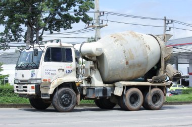 Beton kamyon, Nissan Ud