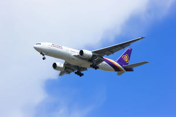Boeing 777-200ER HS-TJS de Thaiairway . — Foto de Stock