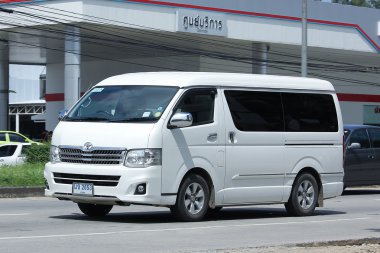 Özel Toyota Ventury minibüsü. 