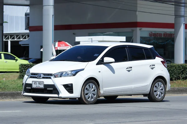 Coche privado toyota Yaris Eco Car —  Fotos de Stock