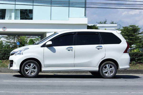 Voiture privée Toyota Avanza . — Photo