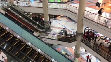   Merkez Chiangmai Havaalanı Plaza içinde. 