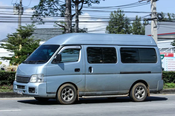 専用日産 Urvan バン車 — ストック写真