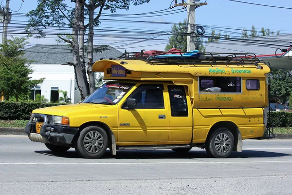 Желтое мини-такси Chiangmai — стоковое фото