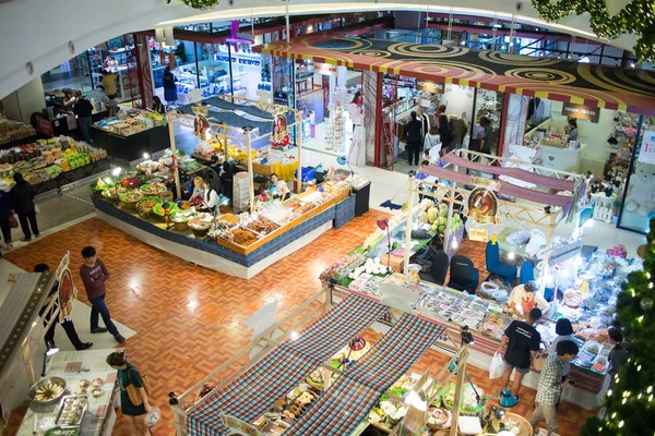 Food Center Bereich innerhalb des zentralen Festival Chiangmai — Stockfoto