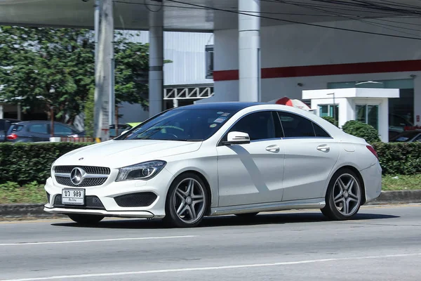 Coche de lujo, Blanco Mercedes Benz CLA 180 Untamed — Foto de Stock