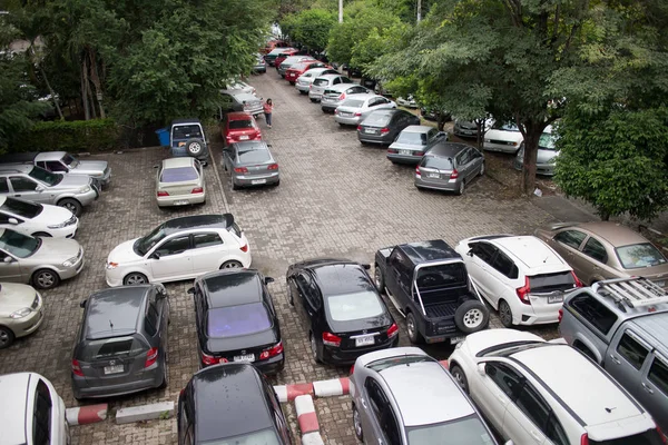 Parkplatz des maharaj nakorn chiang mai krankenhauses. — Stockfoto