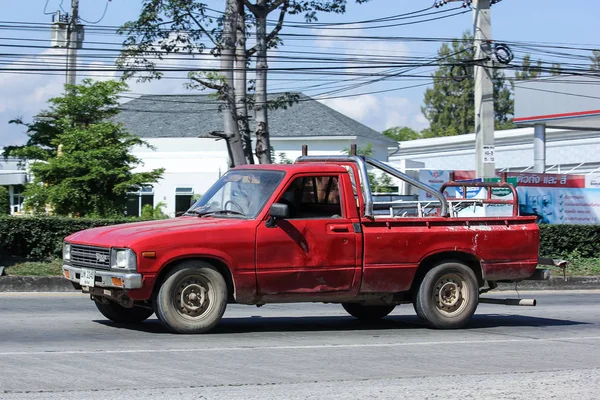 Privado viejo coche de recogida, Toyota Hilux . — Foto de Stock