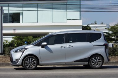  Toyota Sienta Mini Mpv Van. 