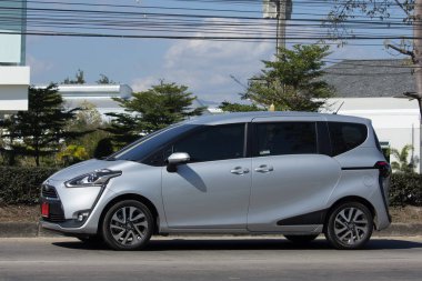  Toyota Sienta Mini Mpv Van. 