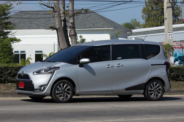 Toyota Sienta Mini Mpv Van. — Foto de Stock