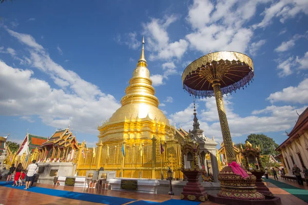 Phra que Hariphunchai, templo principal na província de Lamphun — Fotografia de Stock